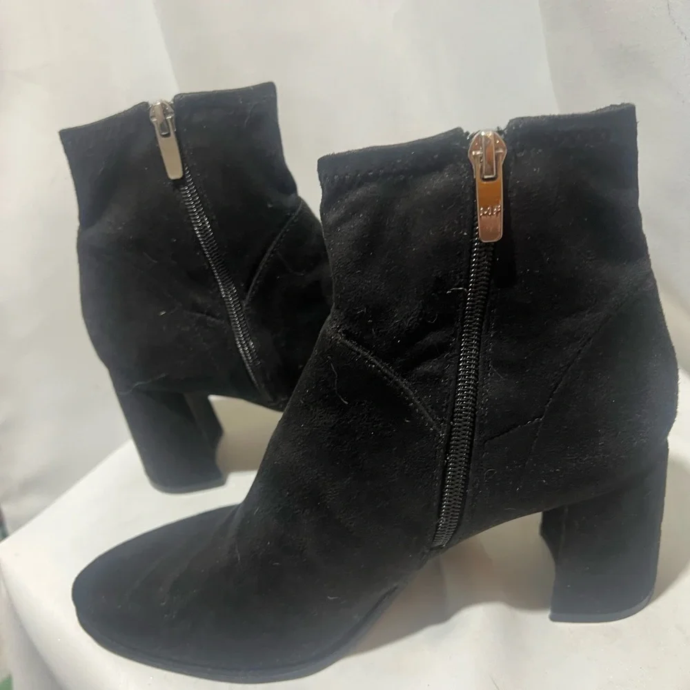 Marc Fisher Dyvine Black Ankle Boots size 7.5